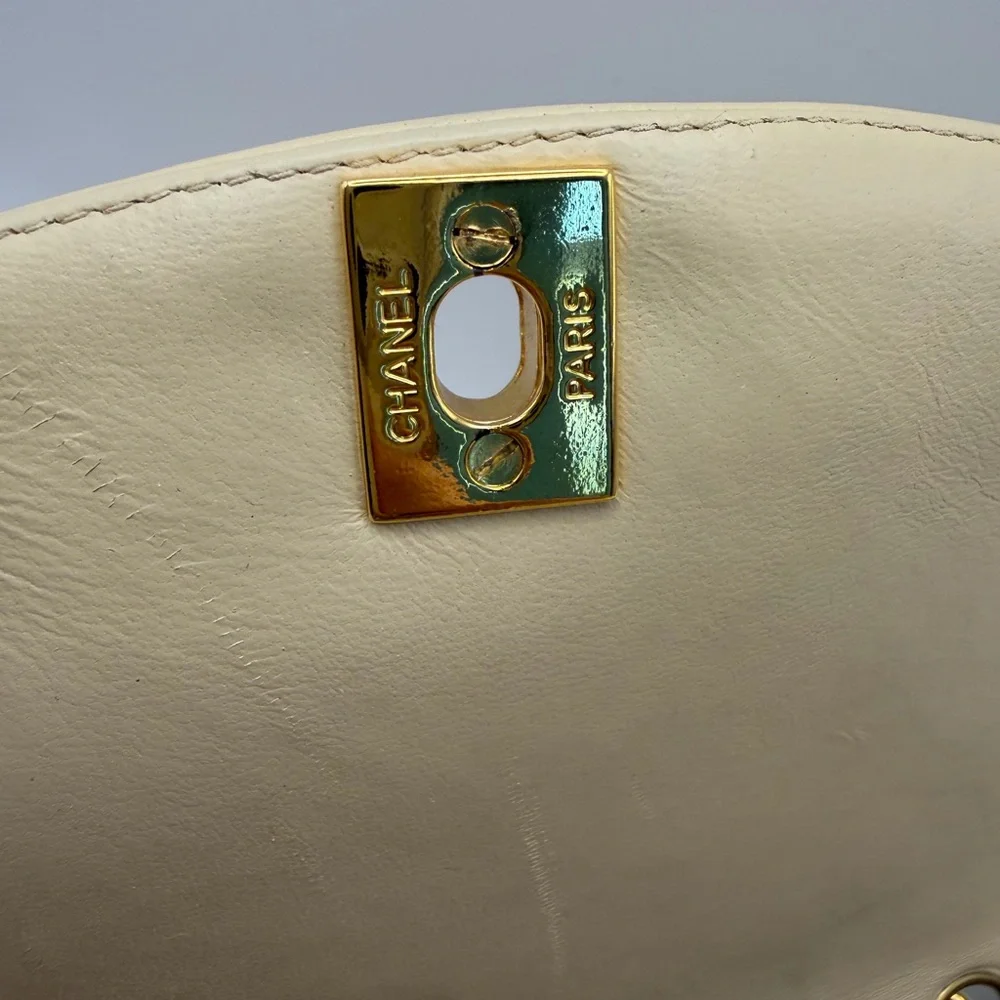 Vintage Chanel Diana Classic Flap Bag Beige Lambskin 24k Gold Hardware Bag - Picture 11 of 17